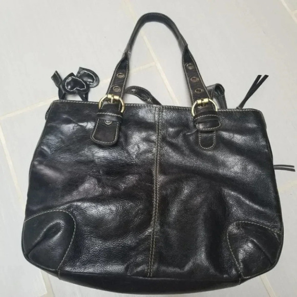 Tod's Black Leather Heart Shoulder Bag - Picture 7 of 12